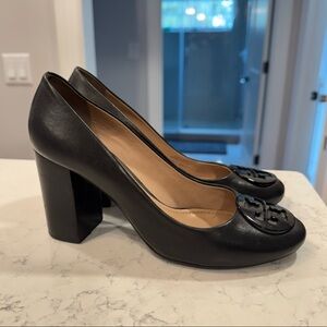 Tory Burch logo black dress pumps . Size 8